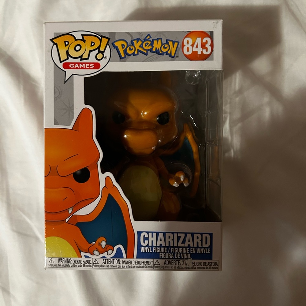 Funko Pokémon Charizard Vinyl Figure - Orange and Yellow